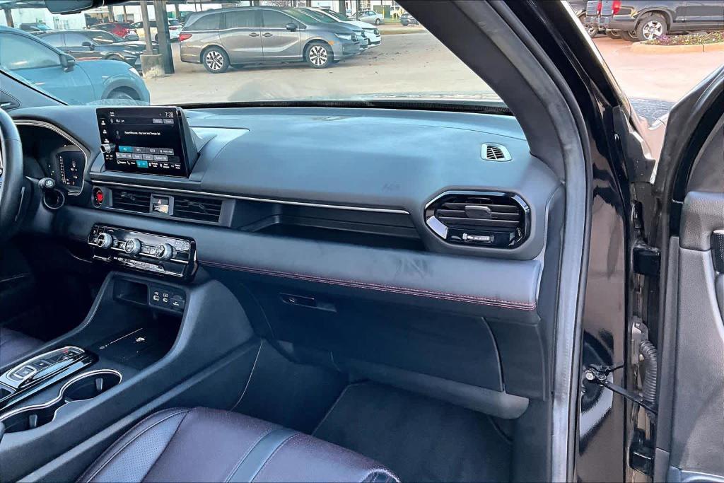 used 2025 Honda Pilot car, priced at $49,334