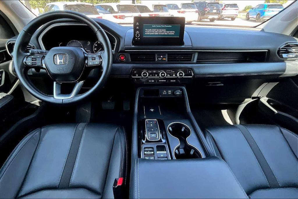used 2025 Honda Pilot car, priced at $41,306