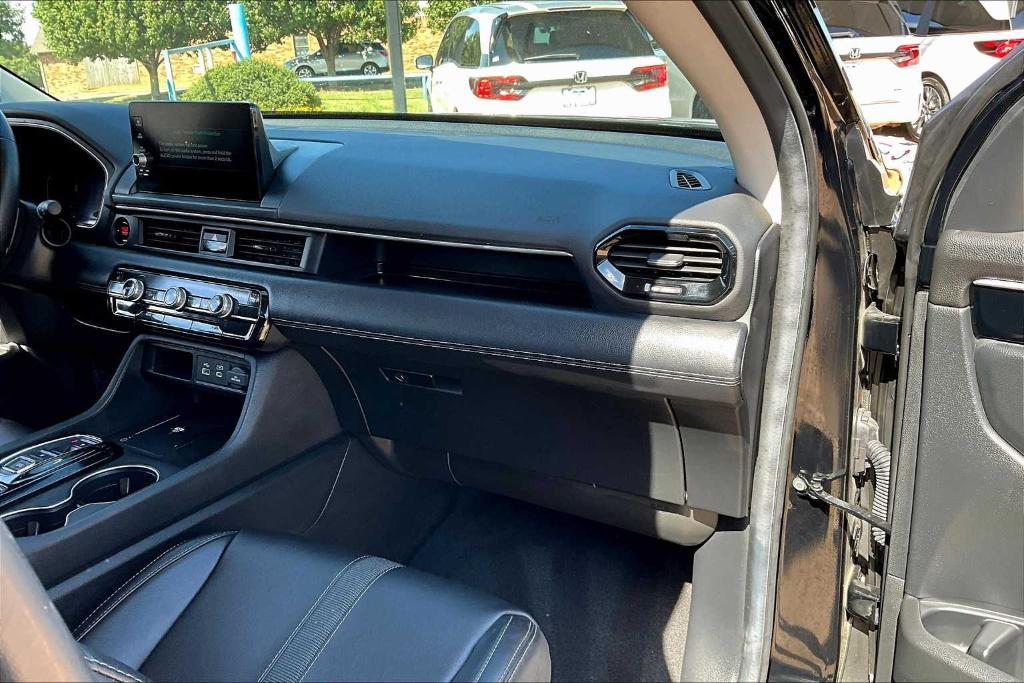 used 2025 Honda Pilot car, priced at $41,306