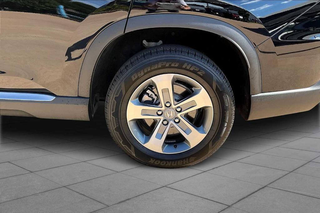 used 2025 Honda Pilot car, priced at $41,306