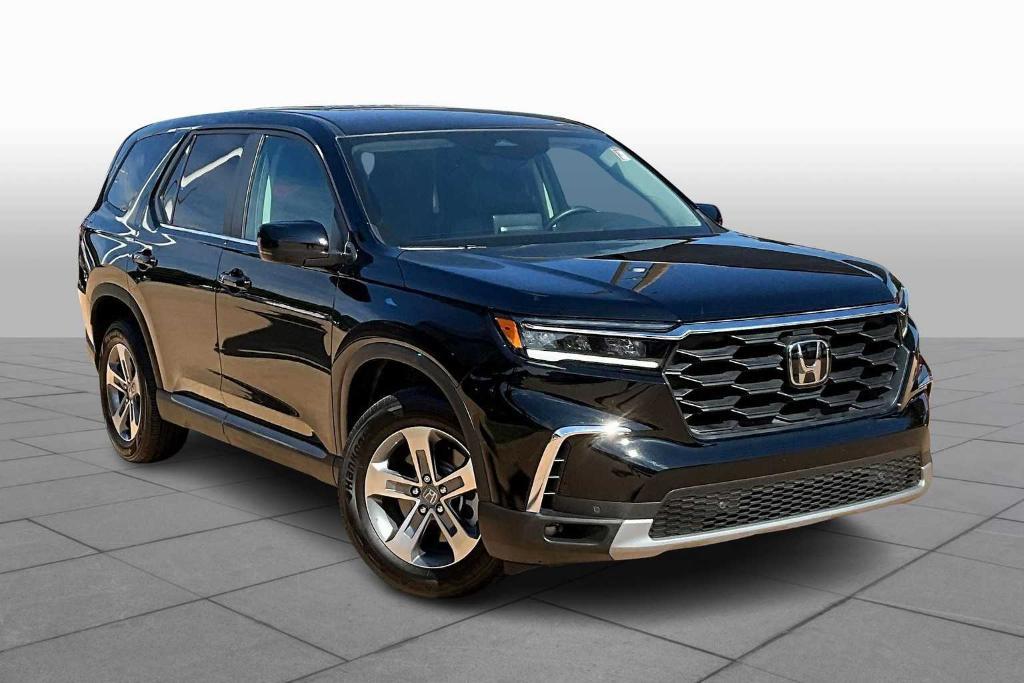 used 2025 Honda Pilot car, priced at $41,306