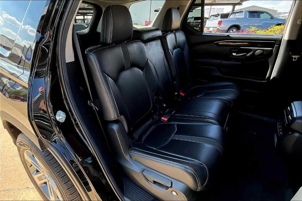 used 2025 Honda Pilot car, priced at $41,306