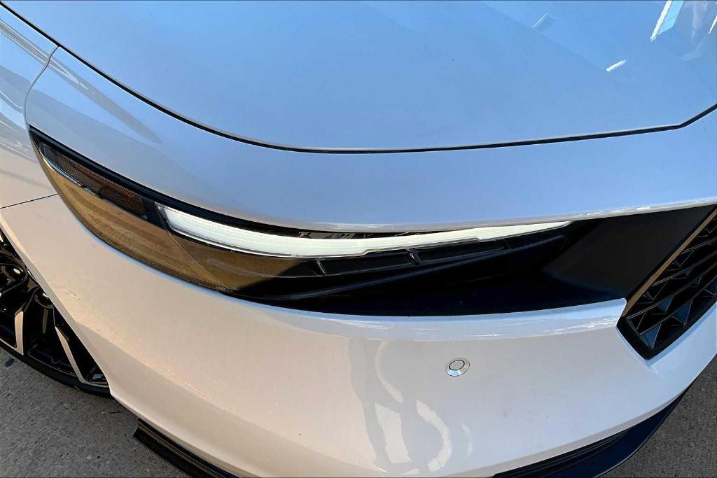 new 2025 Honda Accord Hybrid car, priced at $40,075