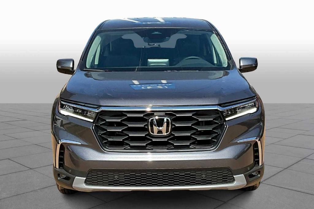new 2025 Honda Pilot car, priced at $46,200
