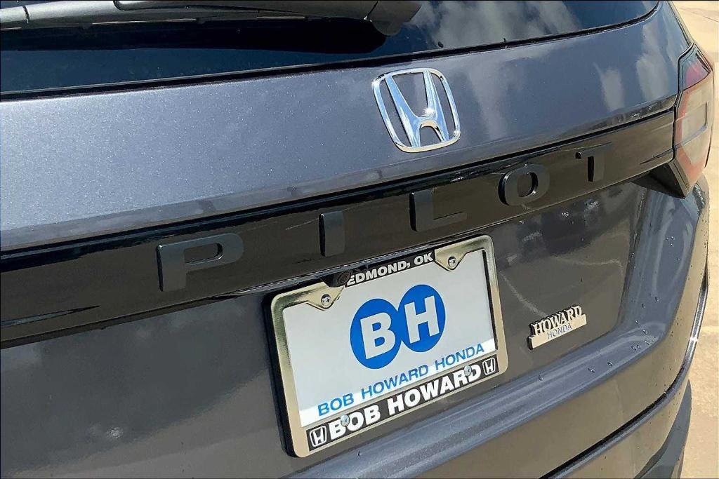 new 2025 Honda Pilot car, priced at $43,325