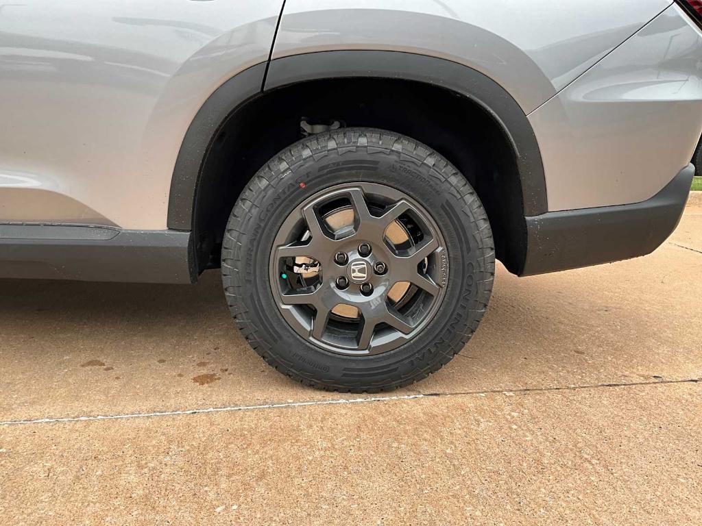 new 2025 Honda Pilot car, priced at $49,750