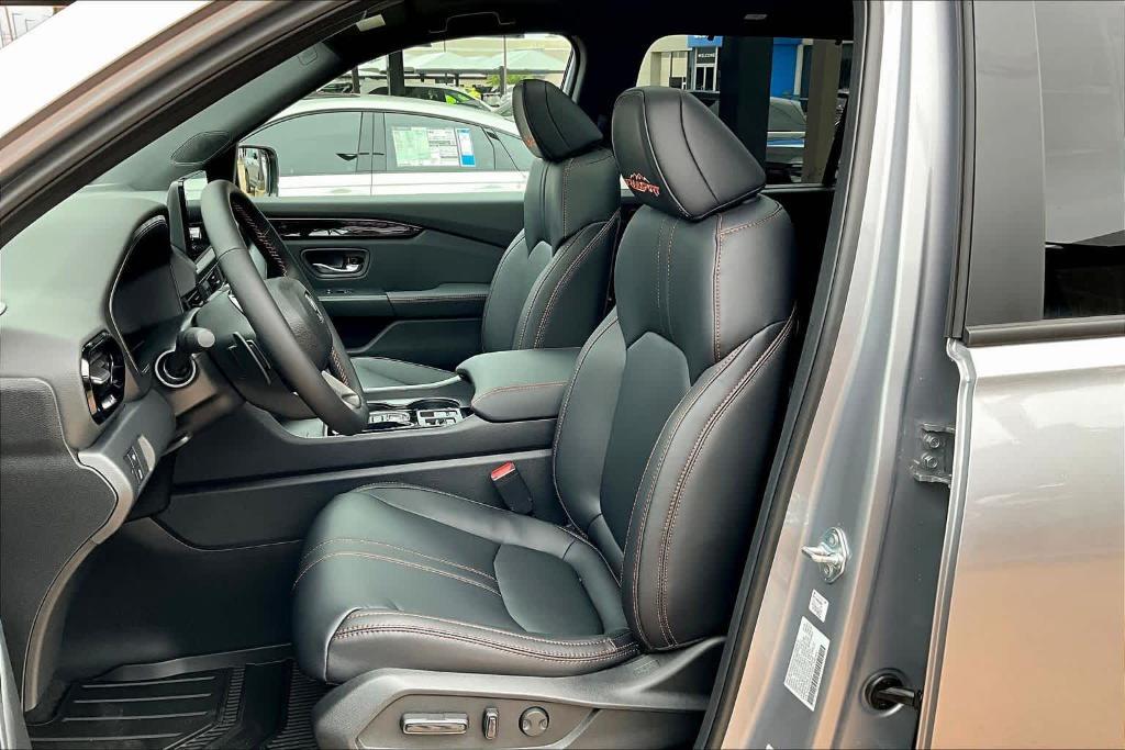 new 2025 Honda Pilot car, priced at $49,750