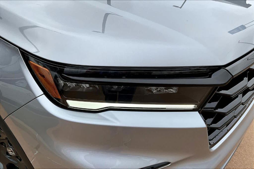 new 2025 Honda Pilot car, priced at $49,750