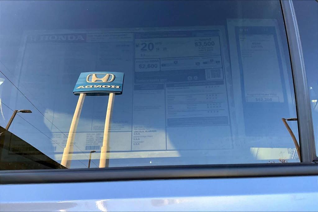 new 2025 Honda Pilot car, priced at $49,750