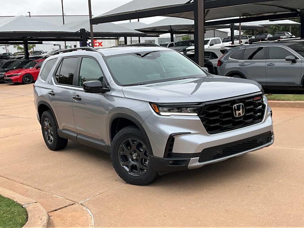 new 2025 Honda Pilot car, priced at $49,750