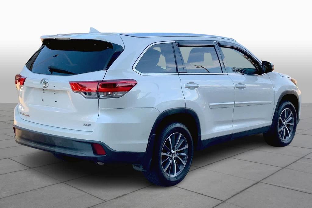 used 2019 Toyota Highlander car, priced at $28,800