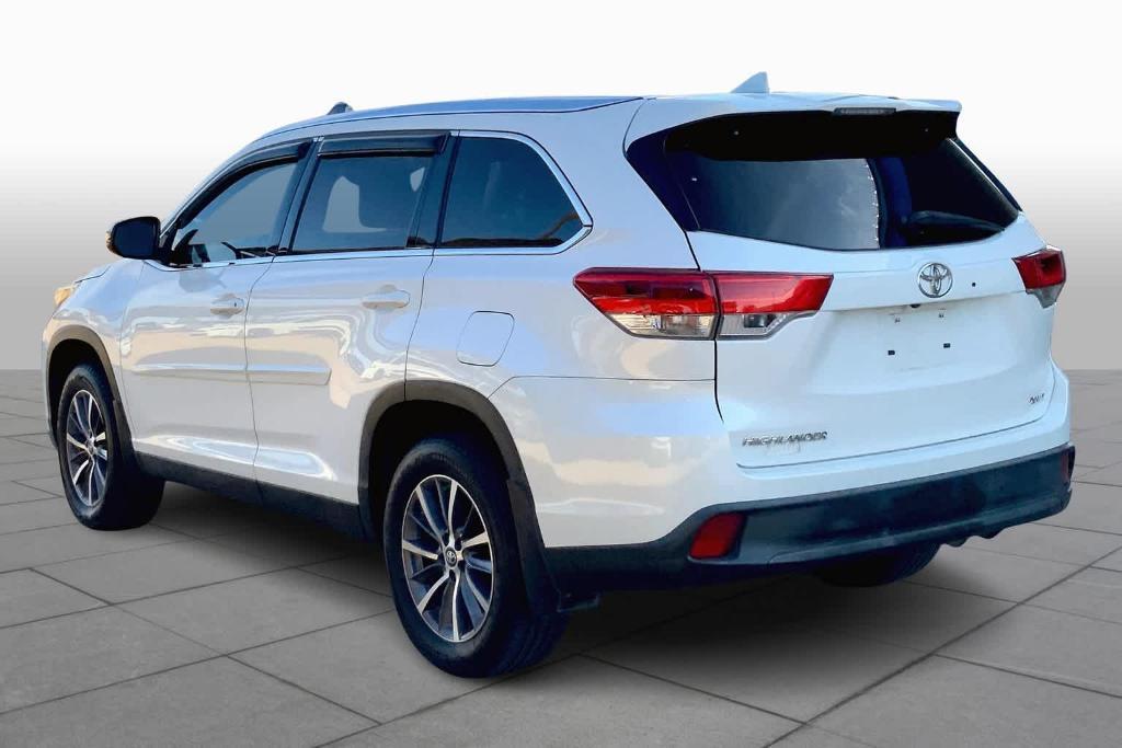 used 2019 Toyota Highlander car, priced at $28,800