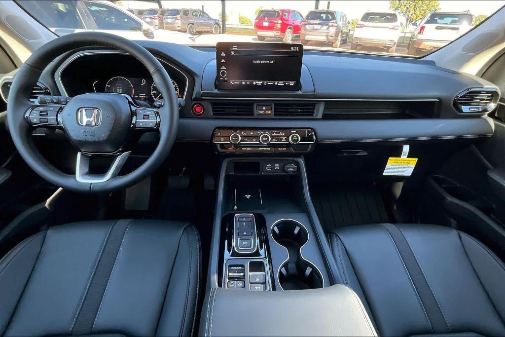 new 2025 Honda Pilot car, priced at $44,055