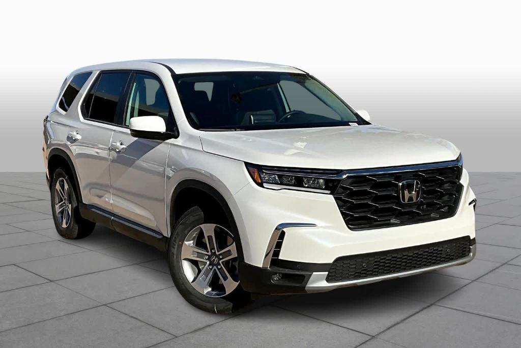 new 2025 Honda Pilot car, priced at $44,055