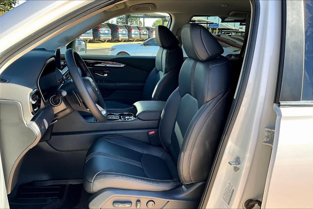 new 2025 Honda Pilot car, priced at $44,055