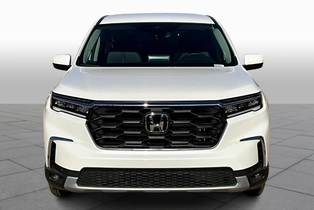 new 2025 Honda Pilot car, priced at $44,055