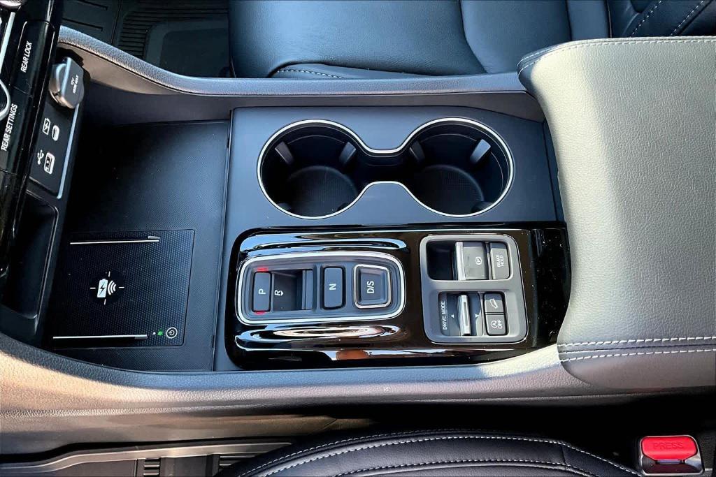 new 2025 Honda Pilot car, priced at $44,055