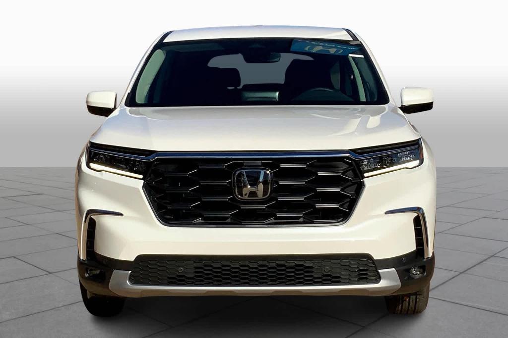 new 2025 Honda Pilot car, priced at $44,225