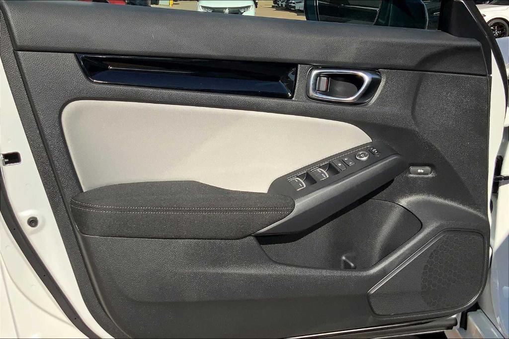 new 2025 Honda Civic Hybrid car, priced at $30,180