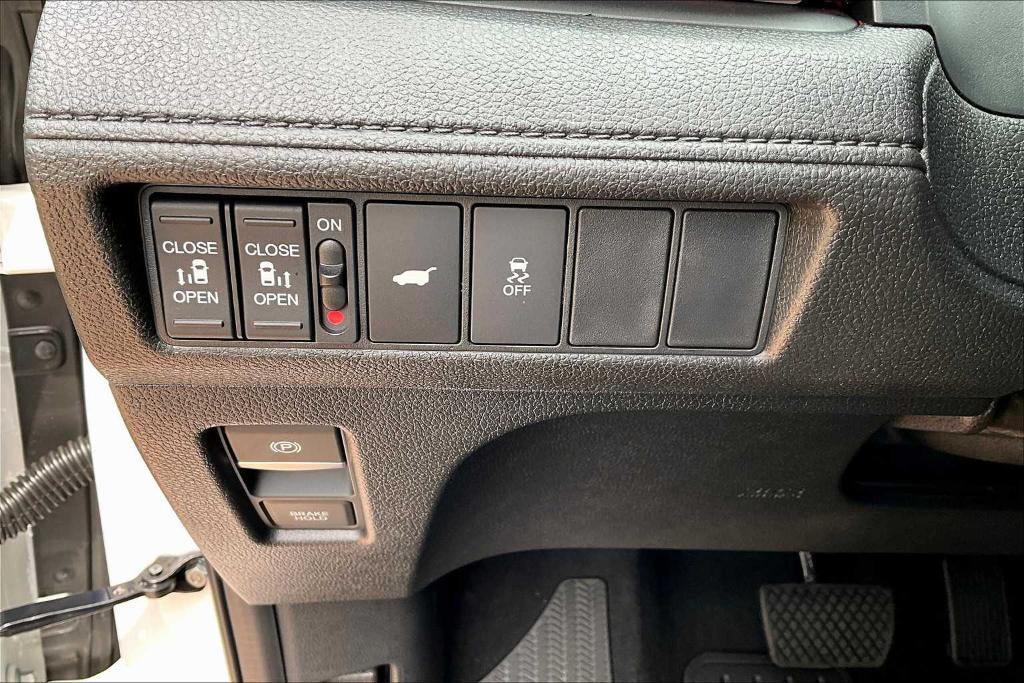 new 2026 Honda Odyssey car, priced at $44,175