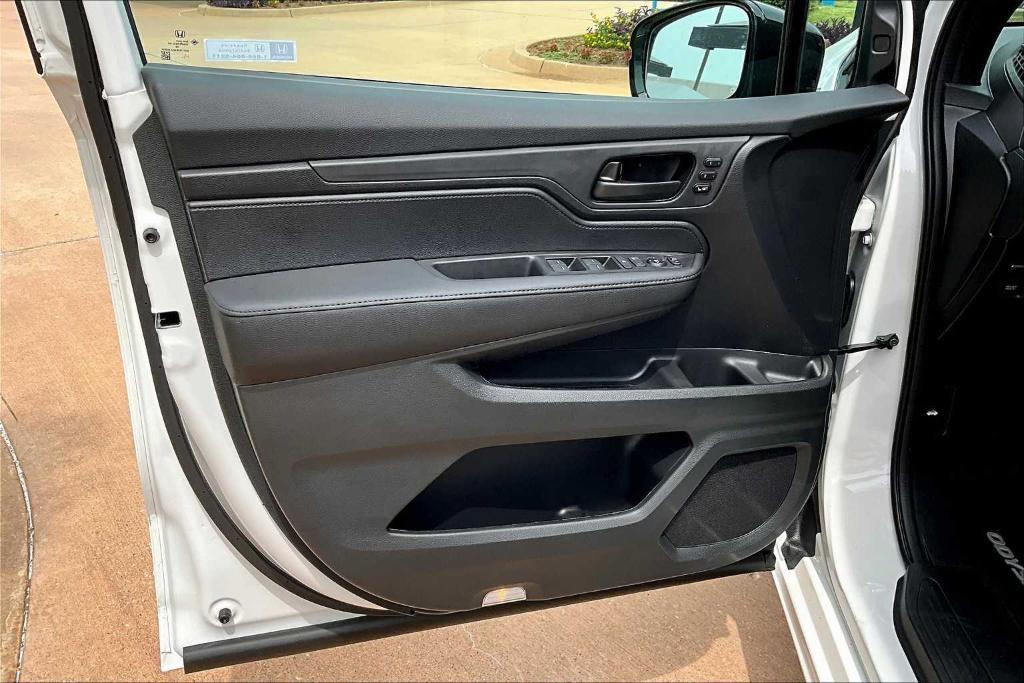 new 2026 Honda Odyssey car, priced at $44,175