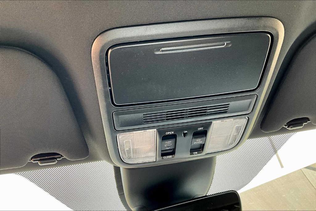 new 2026 Honda Odyssey car, priced at $44,175