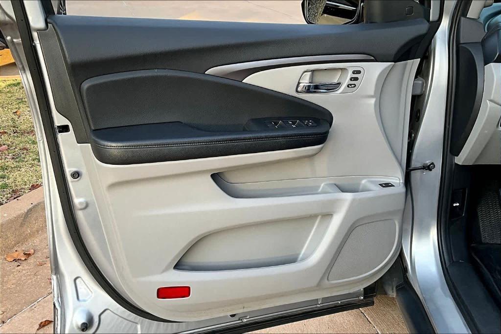 used 2021 Honda Pilot car, priced at $23,981