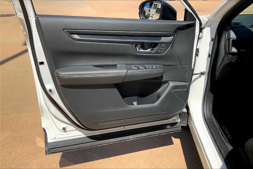 new 2025 Honda CR-V Hybrid car, priced at $40,375