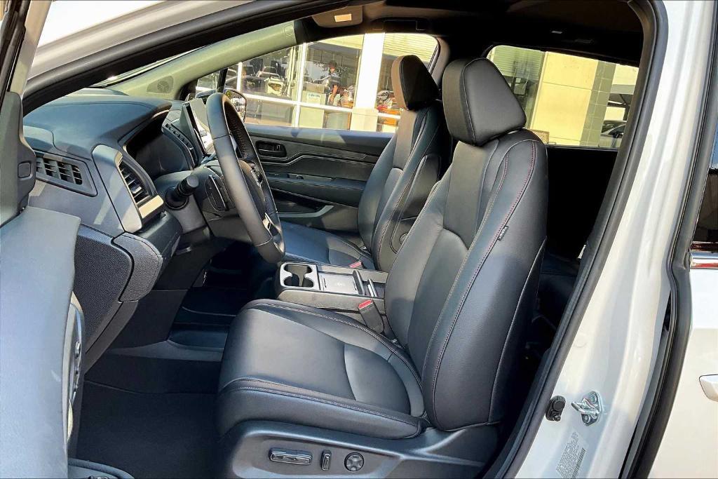 used 2025 Honda Odyssey car, priced at $41,755