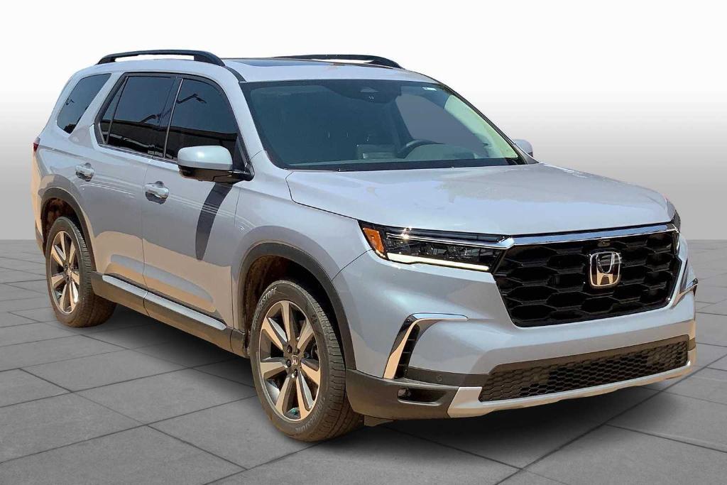 new 2025 Honda Pilot car, priced at $55,860