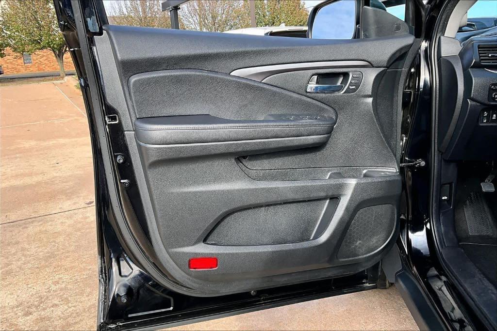 used 2022 Honda Pilot car, priced at $28,451