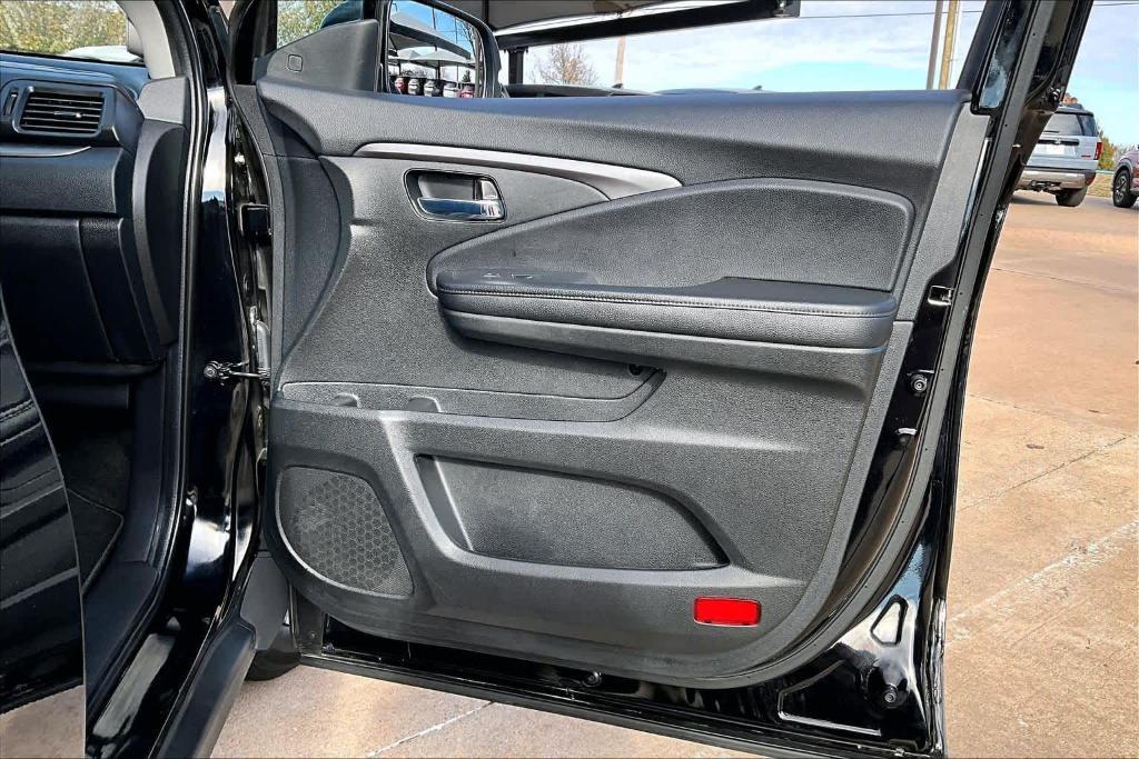 used 2022 Honda Pilot car, priced at $28,451