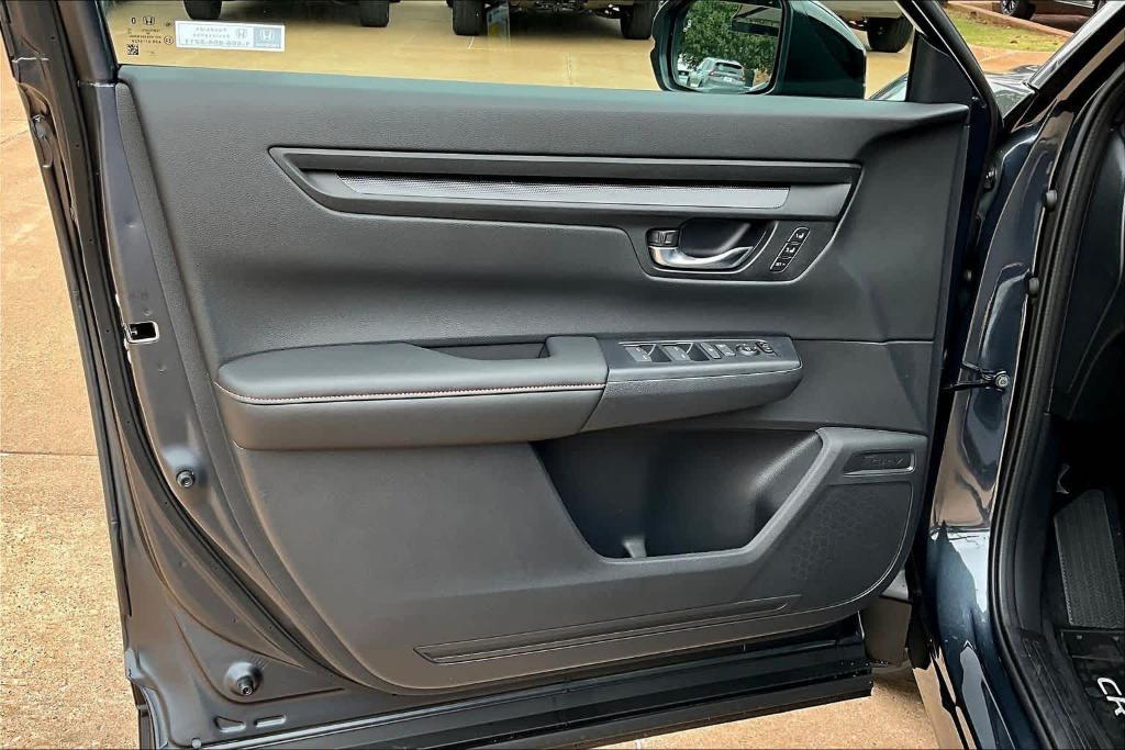 new 2026 Honda CR-V Hybrid car, priced at $40,800