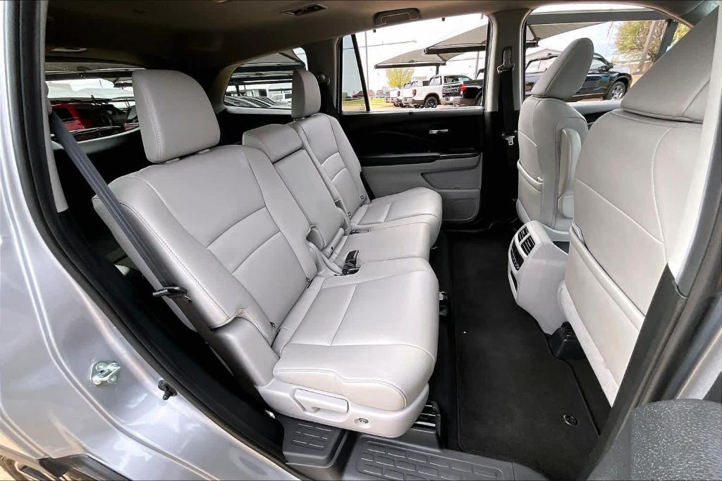 used 2021 Honda Pilot car, priced at $26,999