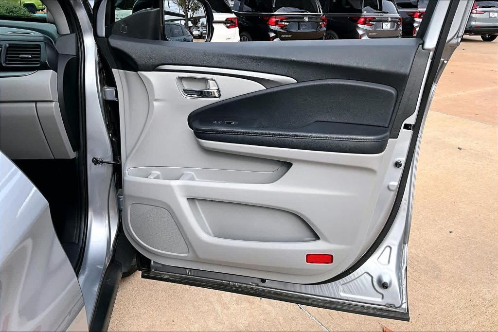 used 2021 Honda Pilot car, priced at $26,999