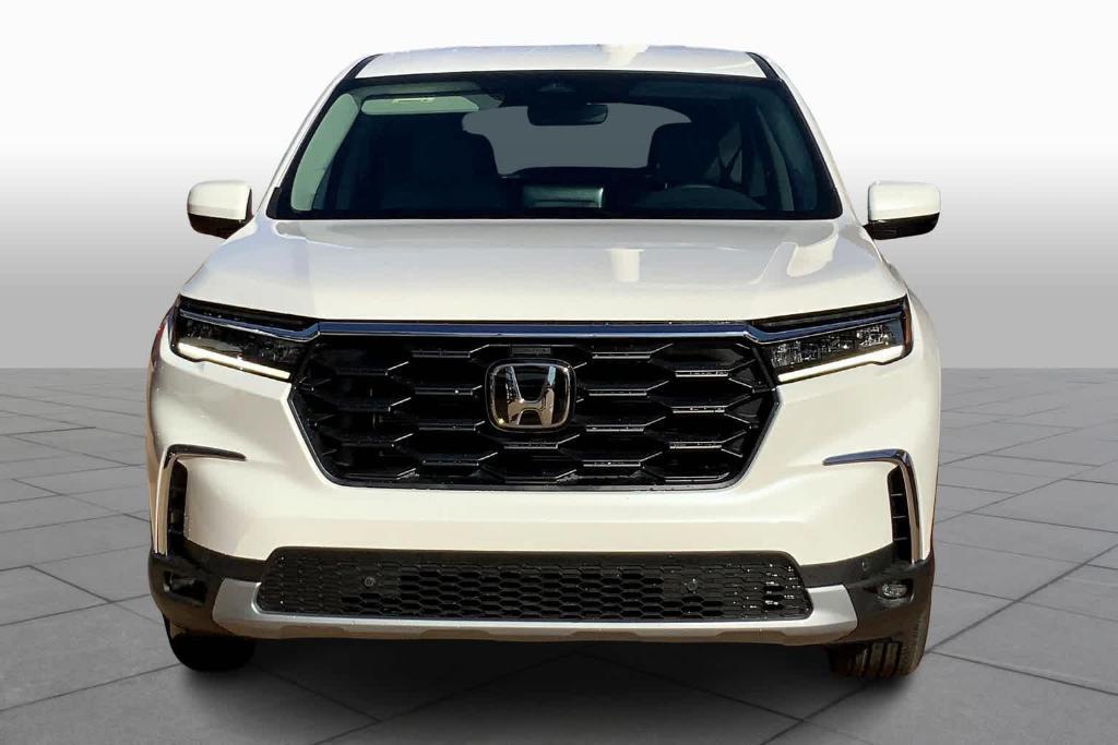 new 2025 Honda Pilot car, priced at $44,955