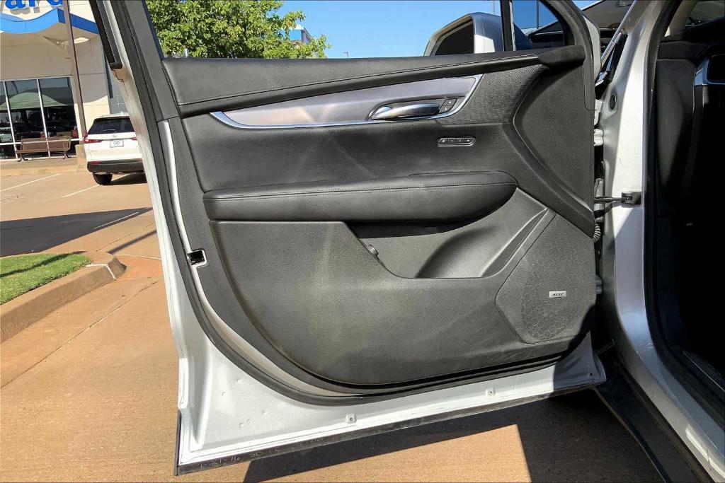 used 2017 Cadillac XT5 car, priced at $18,633