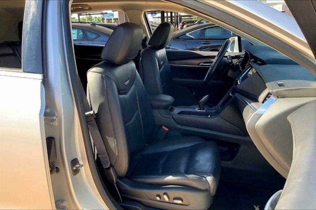 used 2017 Cadillac XT5 car, priced at $18,633