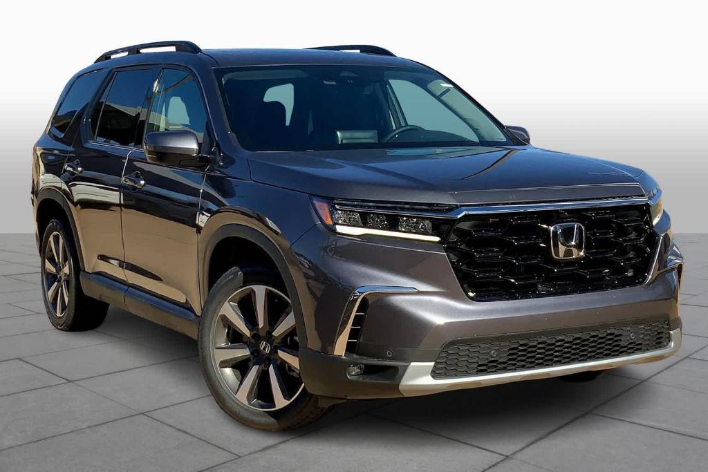 new 2025 Honda Pilot car, priced at $55,350