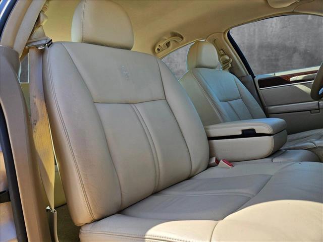 used 2008 Lincoln Town Car car, priced at $13,998