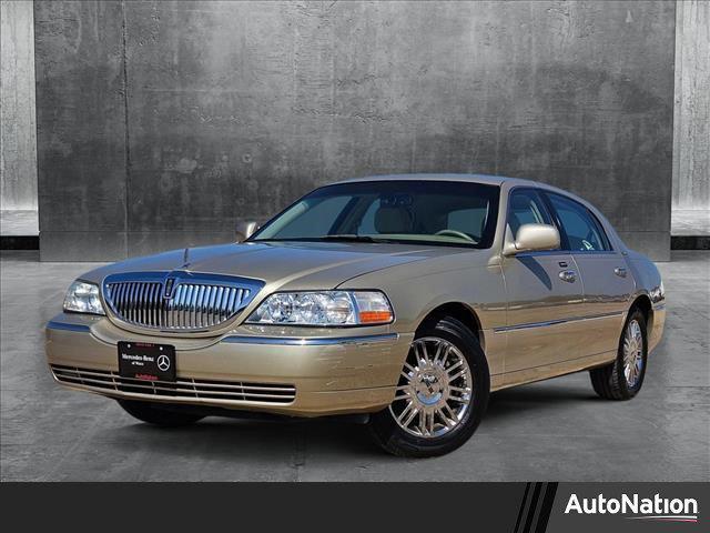 used 2008 Lincoln Town Car car, priced at $13,998