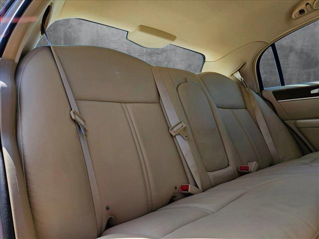 used 2008 Lincoln Town Car car, priced at $13,998