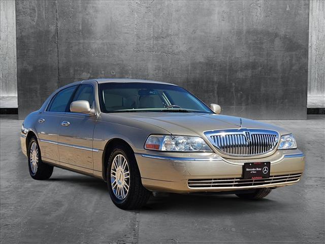 used 2008 Lincoln Town Car car, priced at $13,998