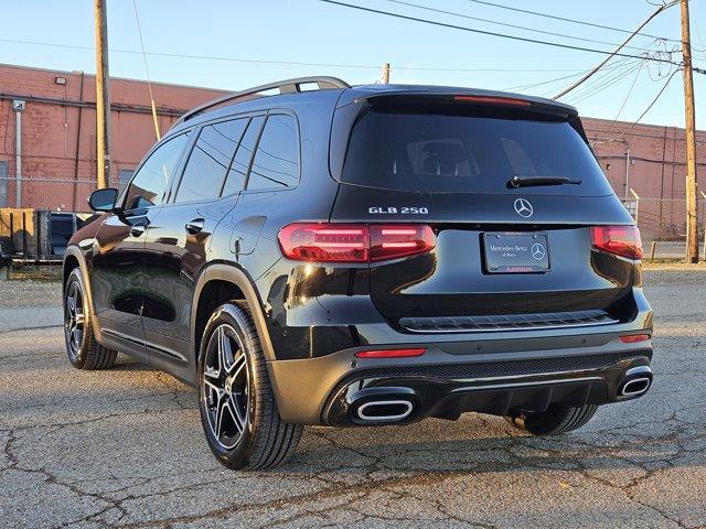 new 2024 Mercedes-Benz GLB 250 car, priced at $49,100