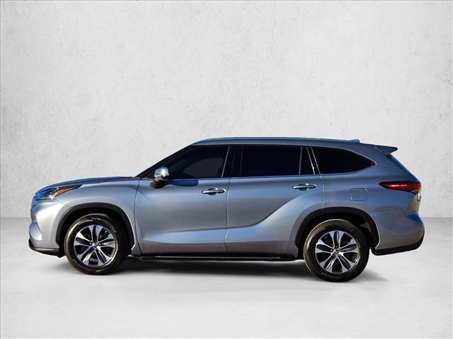 used 2021 Toyota Highlander car, priced at $24,649