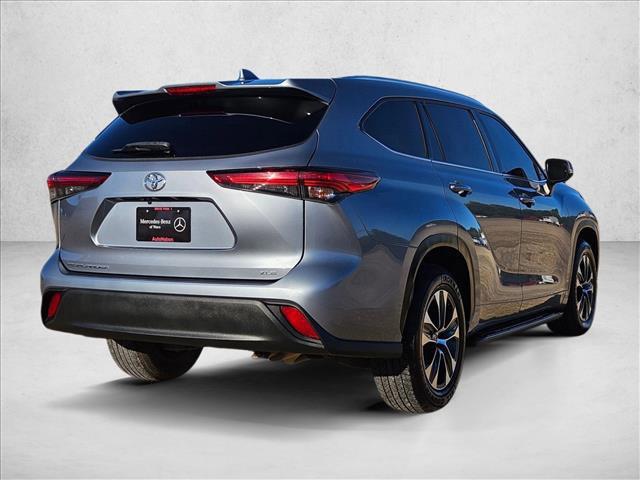 used 2021 Toyota Highlander car, priced at $24,649