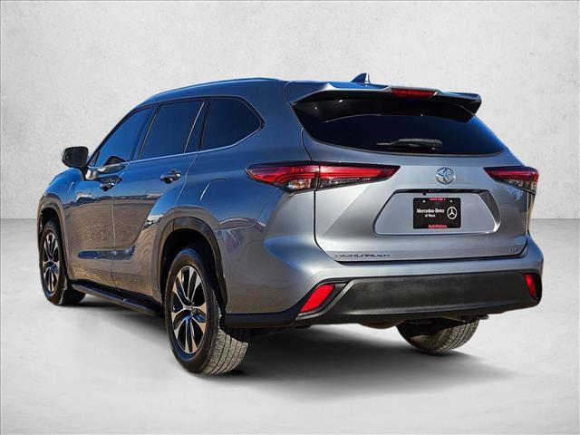 used 2021 Toyota Highlander car, priced at $24,649