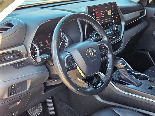 used 2021 Toyota Highlander car, priced at $24,649