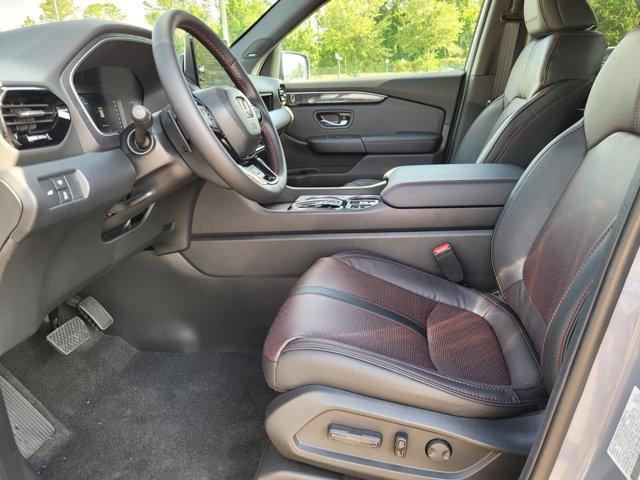 new 2025 Honda Pilot car, priced at $52,009