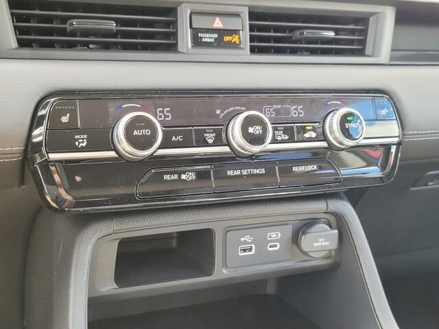 new 2025 Honda Pilot car, priced at $43,721